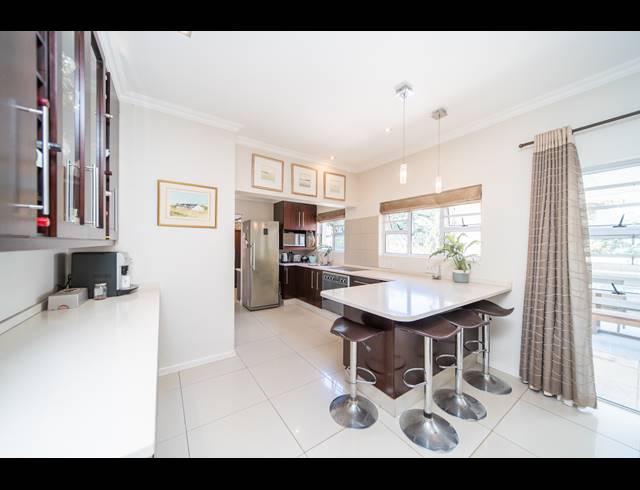 4 BEDROOM HOUSE FOR SALE IN BEACON BAY